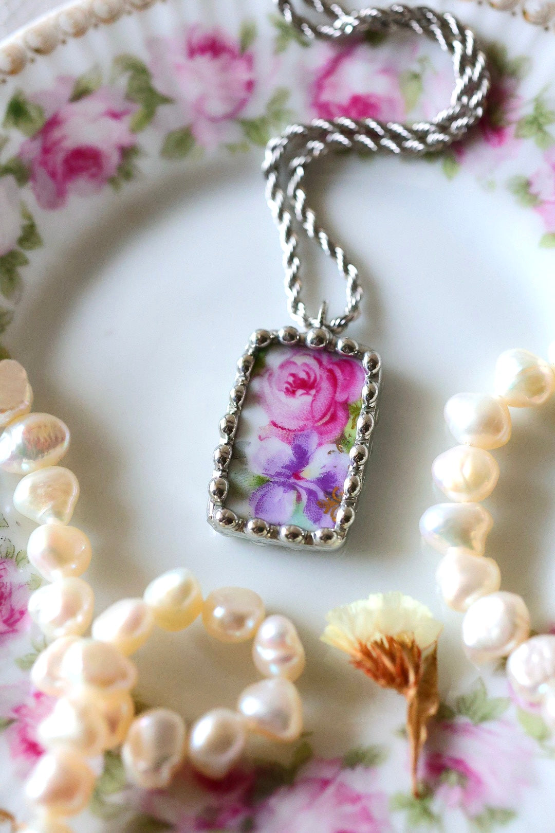 40’s Roses & Violets