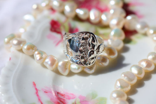 Size 8- Antique Sterling silver ring