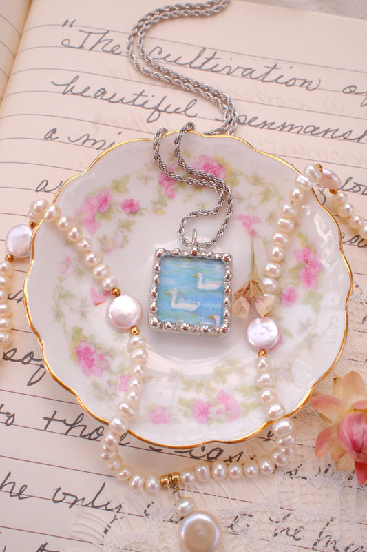 Vintage Swan Love