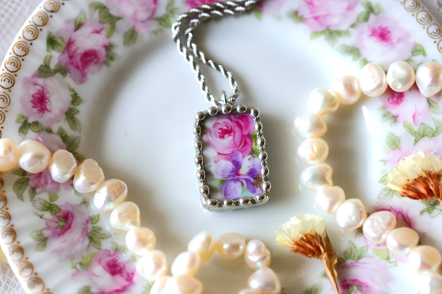 40’s Roses & Violets