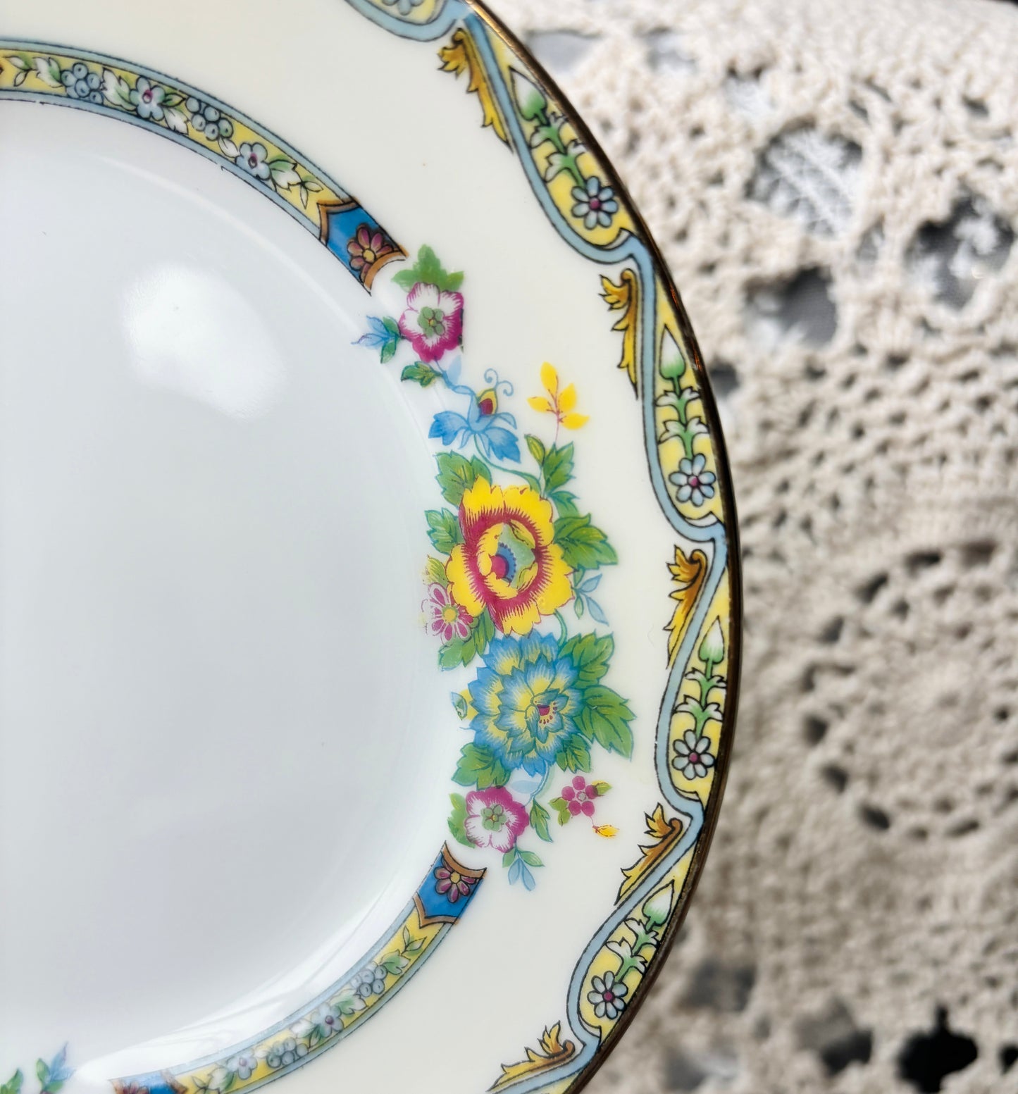Colorful Japanesse Floral Tea Plate